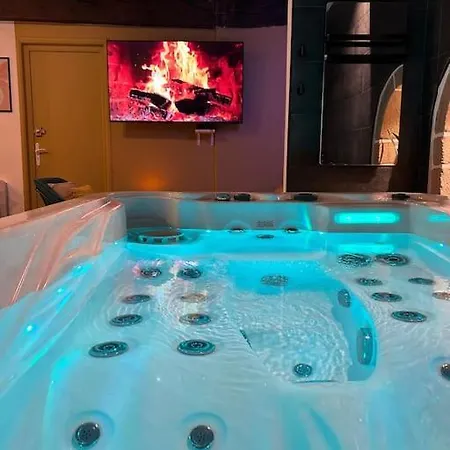 L'etreinte, De Charme Avec Jacuzzi Interieur Et Sauna *