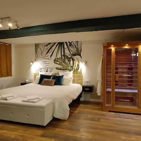 Feriehus L'etreinte, De Charme Avec Jacuzzi Interieur Et Sauna *
