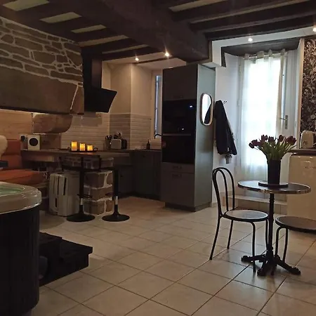 L'etreinte, De Charme Avec Jacuzzi Interieur Et Sauna Feriehus *